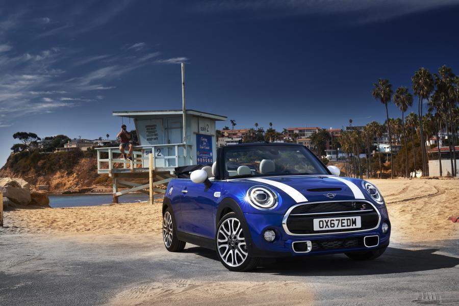  Mini Cooper S Cabrio (F57) 2018 года  (WW) (фото 2 из 222)